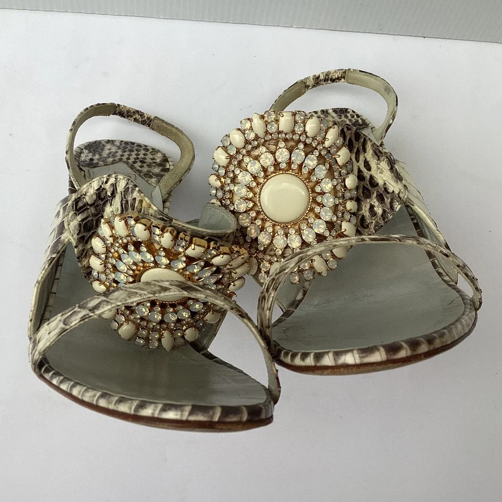 Manolo Blahnik Ronda Snake Embellished Slingback Heels 38.5 / 8 - Picture 4 of 12